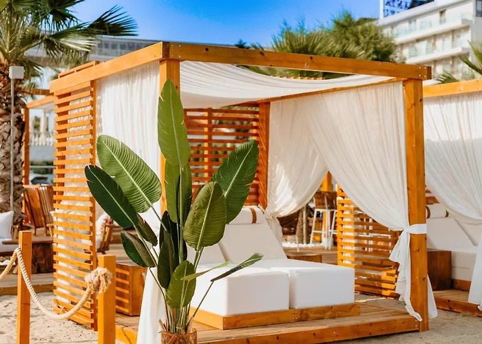 Wellness Santa Hotel - Adults Plus12